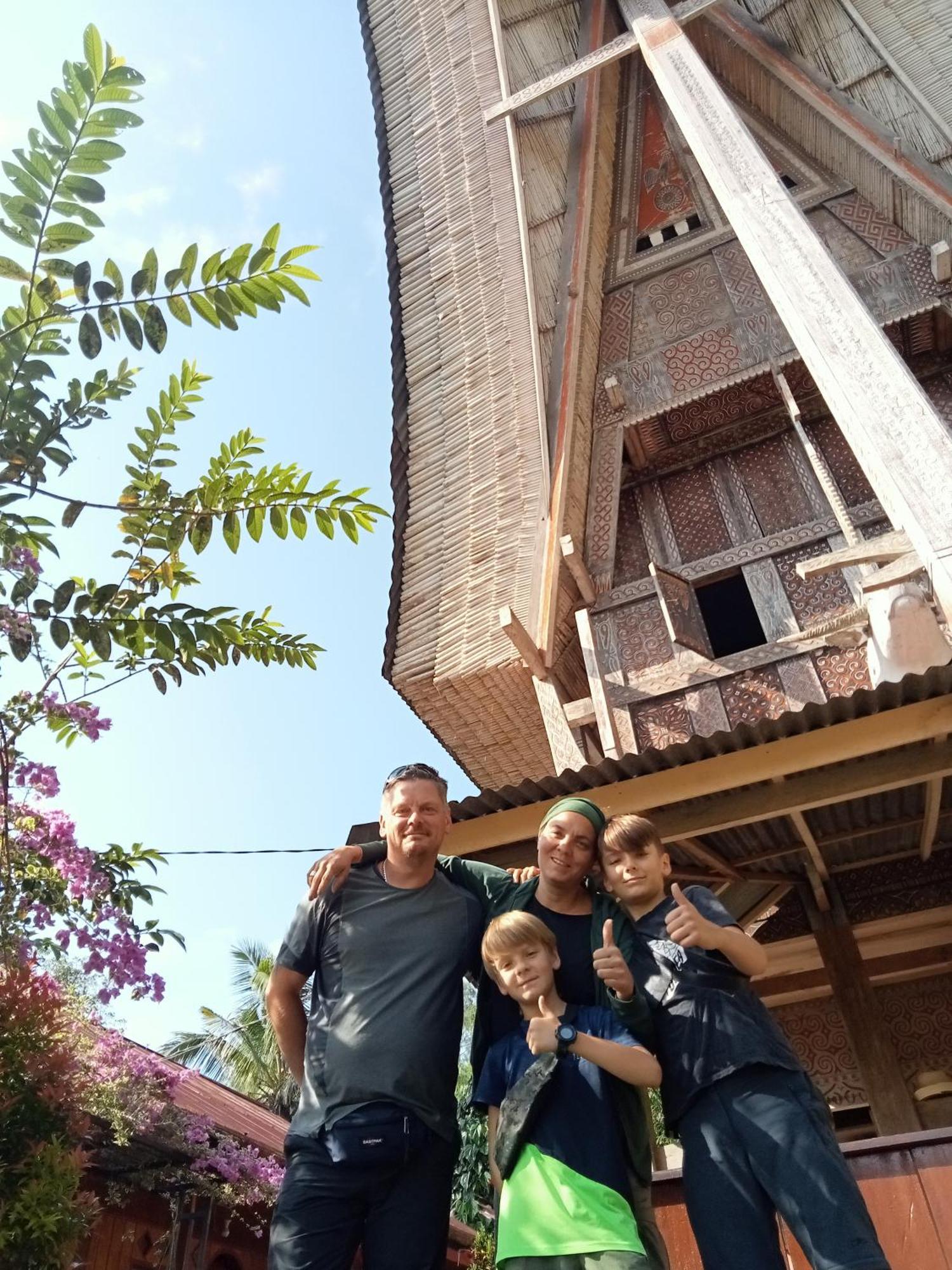 Nuansa Homestay Authentic&Hospitality รานเตเปา ภายนอก รูปภาพ